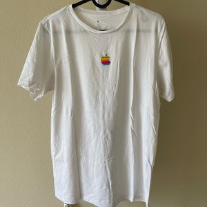 Apple Tshirt